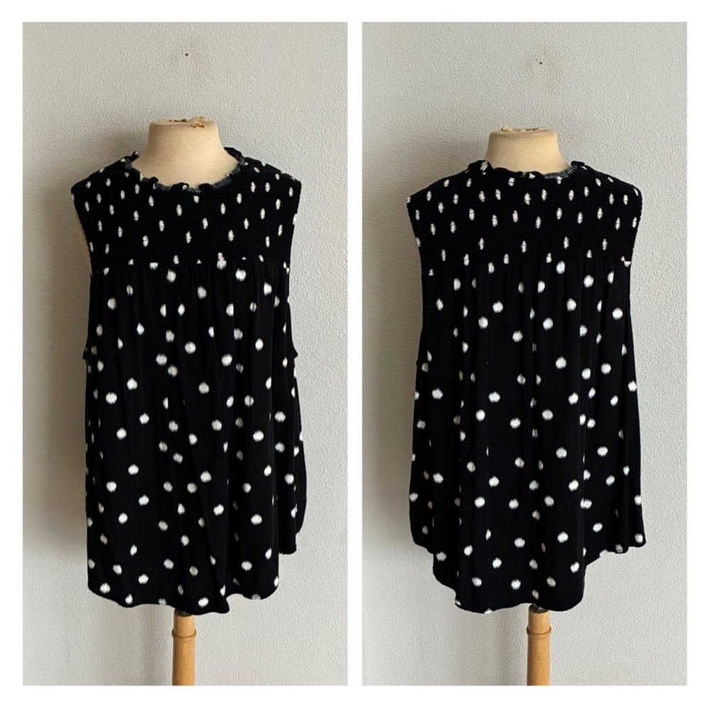 ❤️$10 Ava & Viv sleeveless blouse